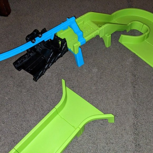 Power Treads Hyperdrive Zipline Car Set – Race Track Set Vehicle and 60+ Pieces - Picture 4 of 6